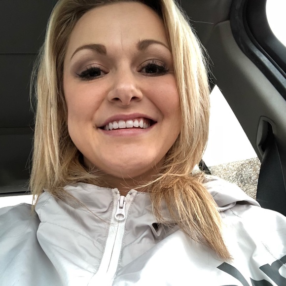 Meet your Posher, Nita - Picture 1 of 1